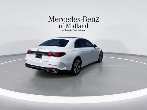 Used 2024 Mercedes-Benz E 350 4MATIC Sedan image 8