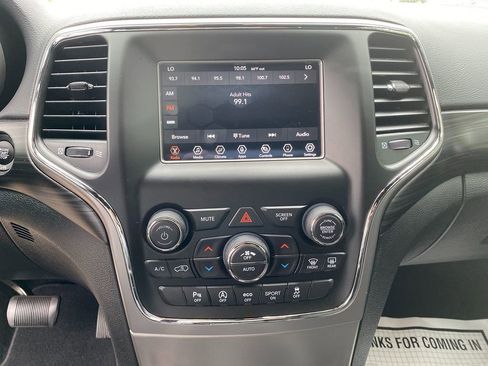 Used 2021 Jeep Grand Cherokee Laredo image 20