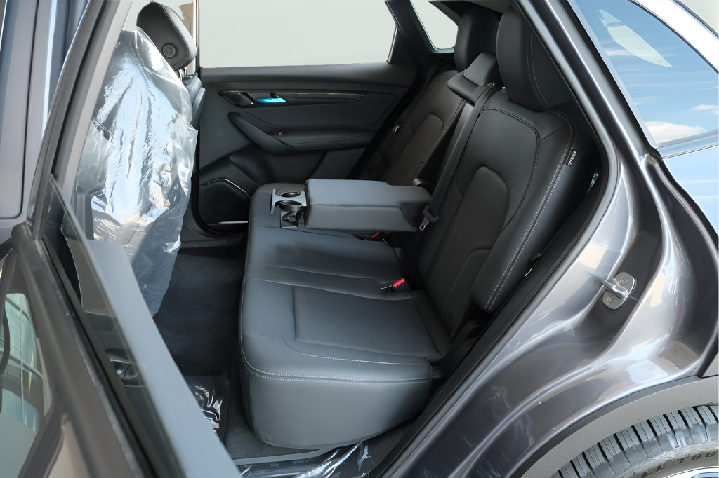 New 2025 VinFast VF 8 Eco AWD/4WD image 17