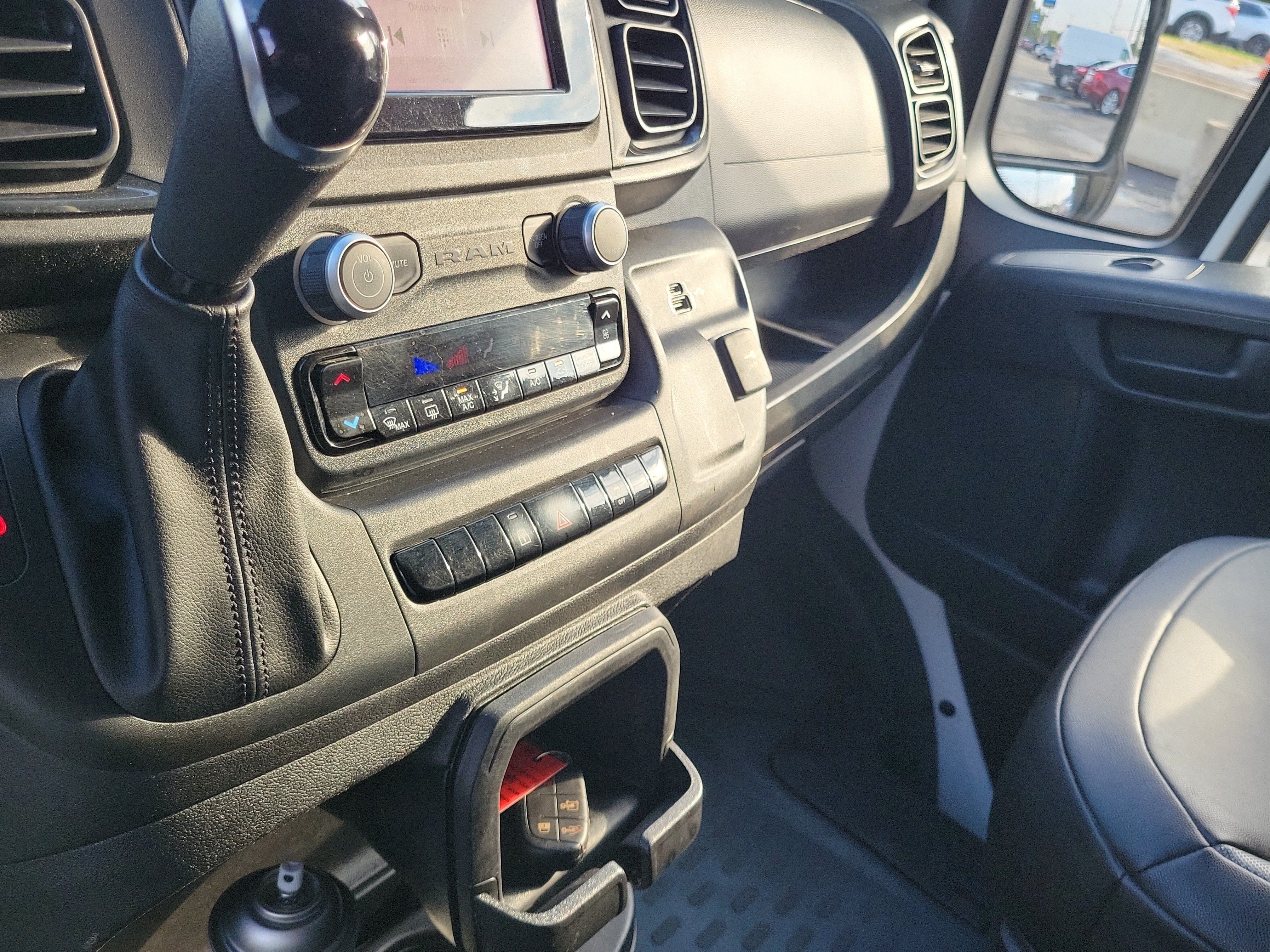 Used 2024 RAM ProMaster 2500 w/ Convenience Group FWD image 31