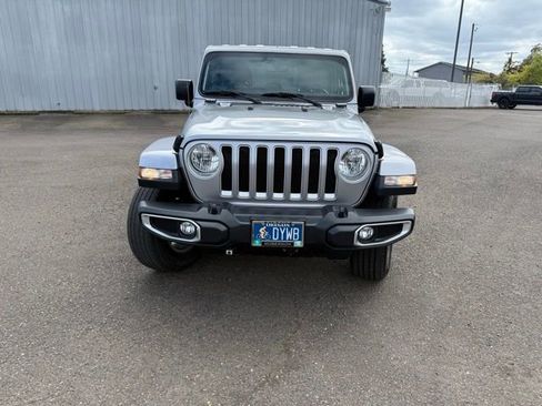 Used 2018 Jeep Wrangler Unlimited Sahara AWD/4WD image 7