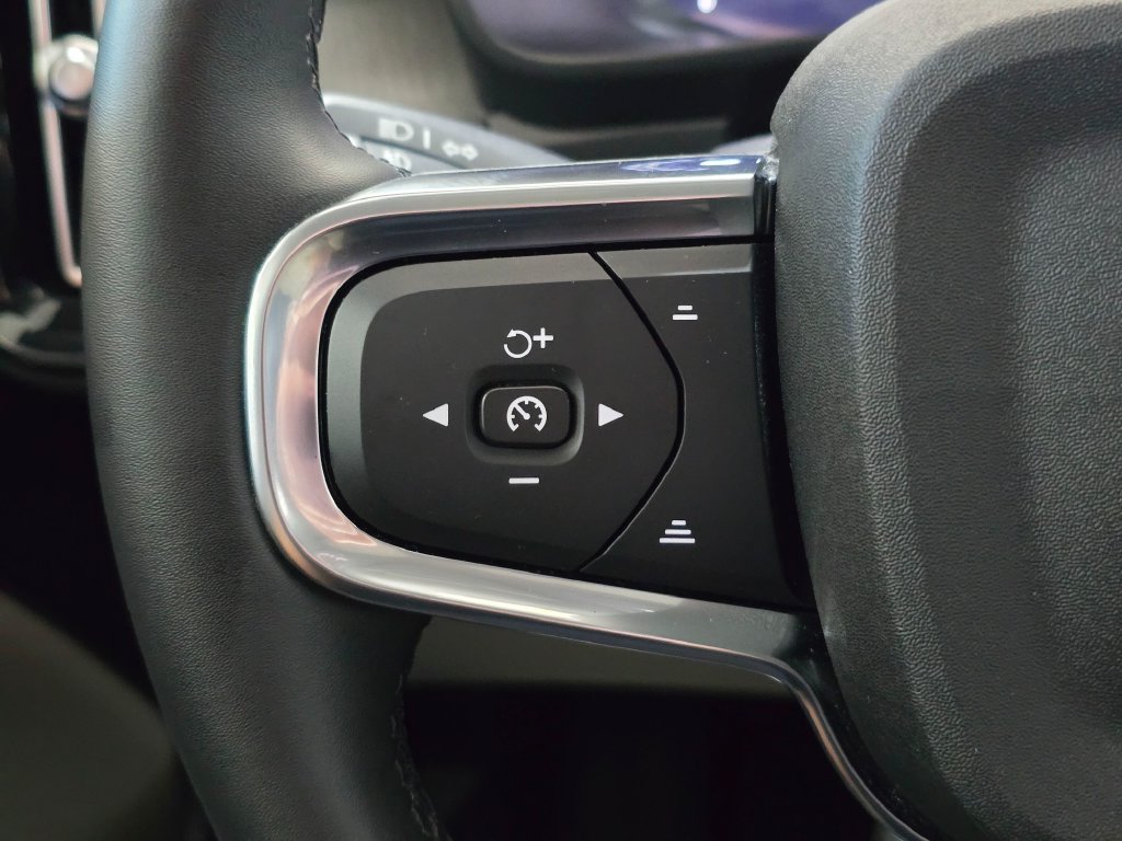 Used 2023 Volvo XC40 B5 Ultimate w/ Protection Package Premier AWD/4WD image 19