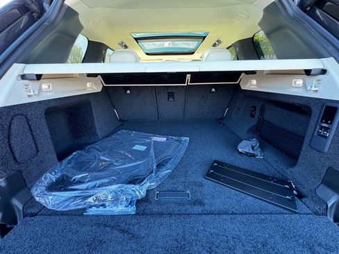 New 2025 Land Rover Range Rover SE image 18