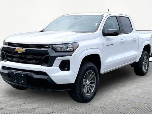 Used 2023 Chevrolet Colorado LT w/ LT Convenience Package RWD image 3