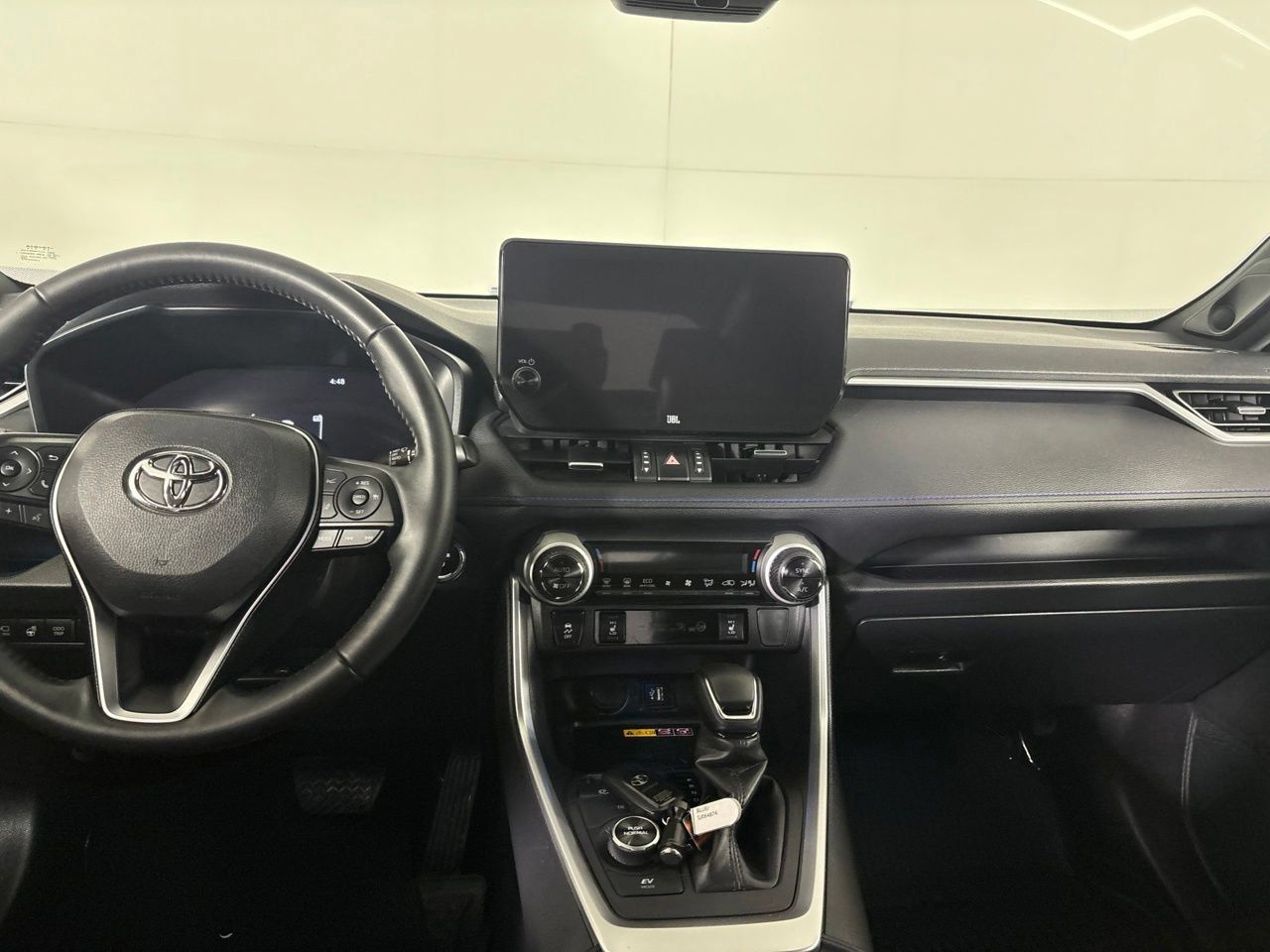 Used 2025 Toyota RAV4 XSE w/ Advanced Technology Package AWD/4WD image 26