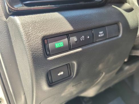 Certified 2024 Nissan Sentra SV FWD image 19