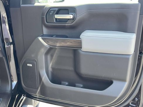 Used 2019 GMC Sierra 1500 SLT w/ SLT Premium Plus Package AWD/4WD image 22