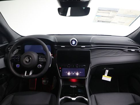 Used 2026 Maserati Grecale Modena AWD/4WD image 19