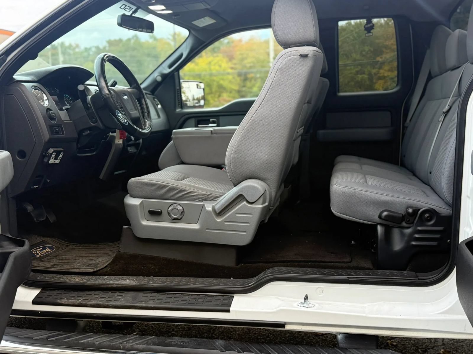Used 2012 Ford F150 XLT w/ XLT Chrome Pkg AWD/4WD image 13