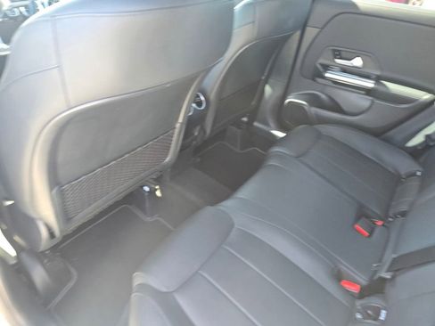 Used 2025 Mercedes-Benz GLA 250 image 12