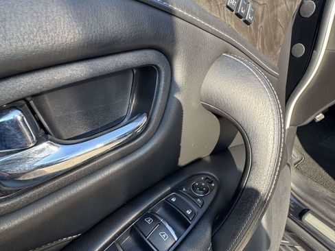 Used 2024 INFINITI QX80 Luxe AWD/4WD image 10