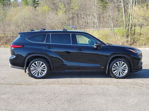 Used 2023 Toyota Highlander Platinum AWD/4WD image 4