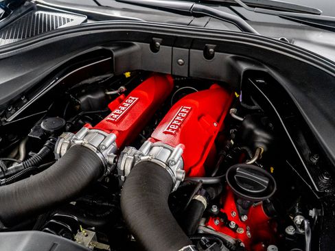 Used 2019 Ferrari Portofino image 57