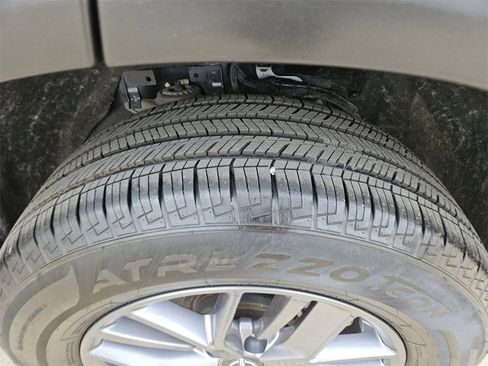 Used 2023 Nissan Rogue S image 26