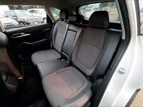 Used 2021 Kia Seltos S image 19