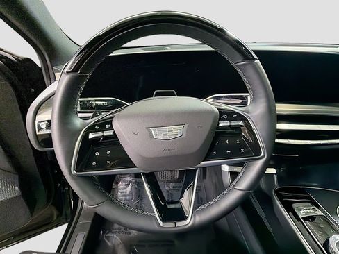 Used 2024 Cadillac Lyriq Luxury image 11