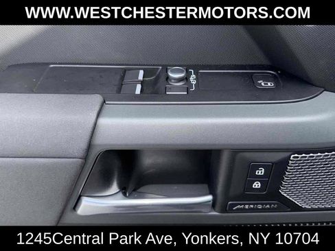 Used 2022 Land Rover Defender 90 X-Dynamic S AWD/4WD image 25