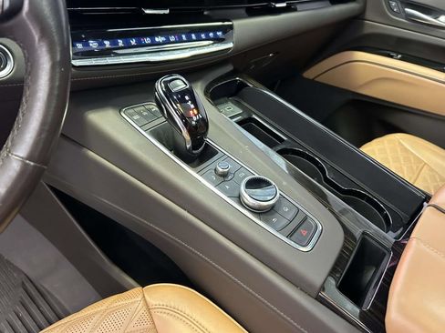 Used 2023 Cadillac Escalade Premium Luxury AWD/4WD image 28