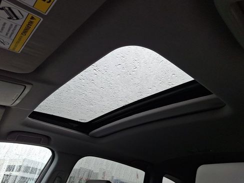 Used 2018 Honda CR-V Touring image 14