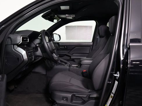 Used 2025 Toyota Tacoma SR5 image 10