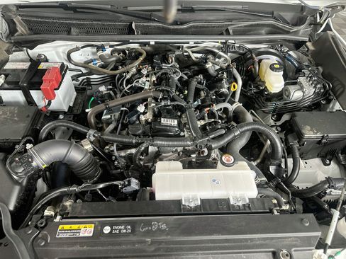 Used 2025 Toyota 4Runner SR5 AWD/4WD image 31