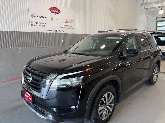 Certified 2023 Nissan Pathfinder SL AWD/4WD image 6