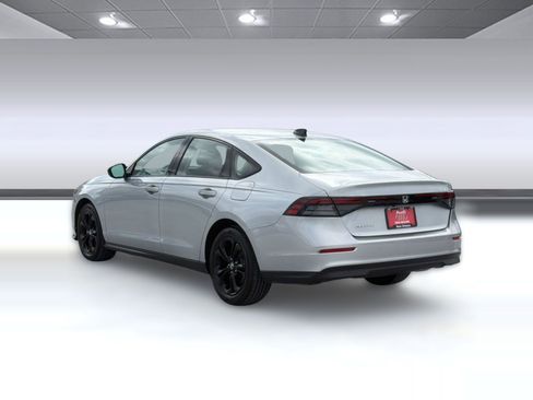 Used 2025 Honda Accord SE image 3