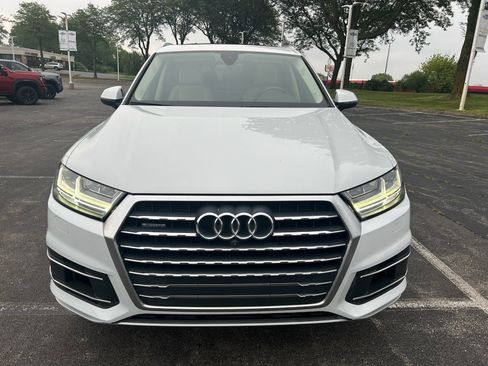 Used 2018 Audi Q7 3.0T Premium Plus w/ Premium Plus Package AWD/4WD image 2