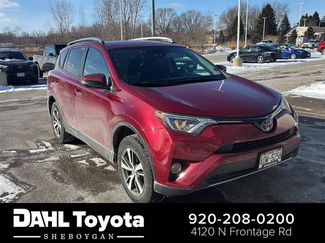Used 2018 Toyota RAV4 XLE video 1