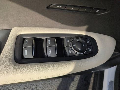 Used 2024 Cadillac XT6 Sport w/ Technology Package image 16