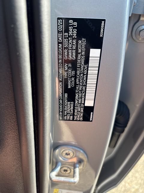 Certified 2025 Volvo XC40 B5 Plus AWD/4WD image 29