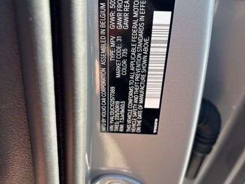 Used 2025 Volvo XC40 B5 Plus AWD/4WD image 29