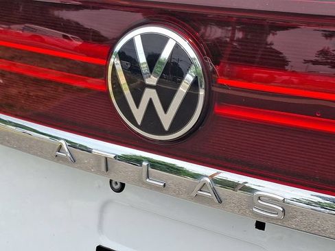 Used 2024 Volkswagen Atlas Cross Sport SE AWD/4WD image 30