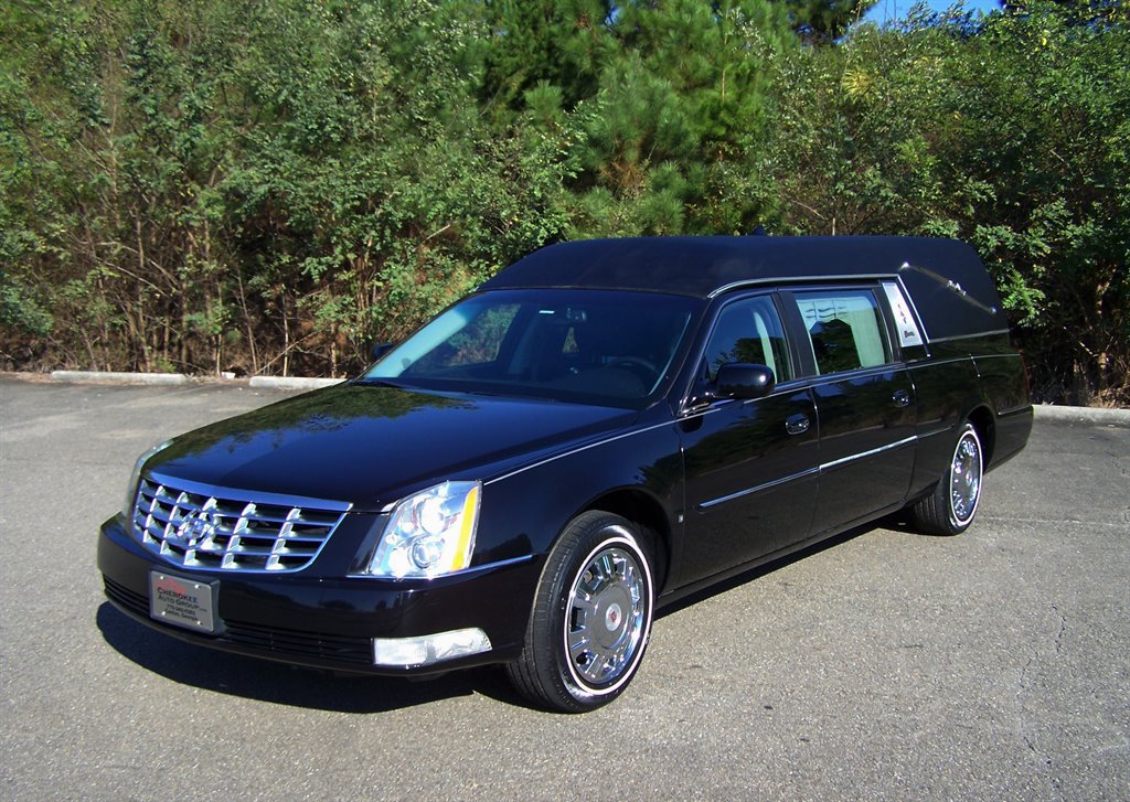 Used 2009 Cadillac DTS Hearse FWD image 4