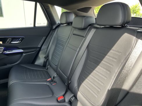 Certified 2025 Mercedes-Benz GLC 300 4MATIC image 32