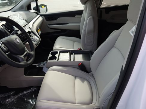 New 2026 Honda Odyssey EX-L image 9