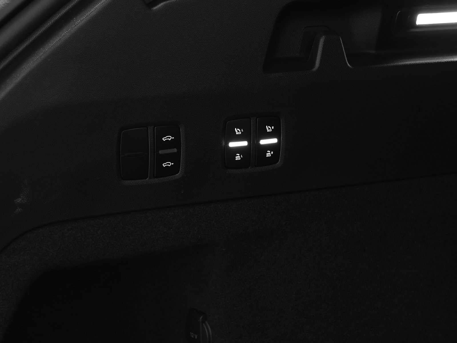 Certified 2026 Porsche Cayenne Turbo AWD/4WD image 20