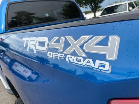 Used 2017 Toyota Tundra SR5 w/ TRD Off Road Package AWD/4WD image 41