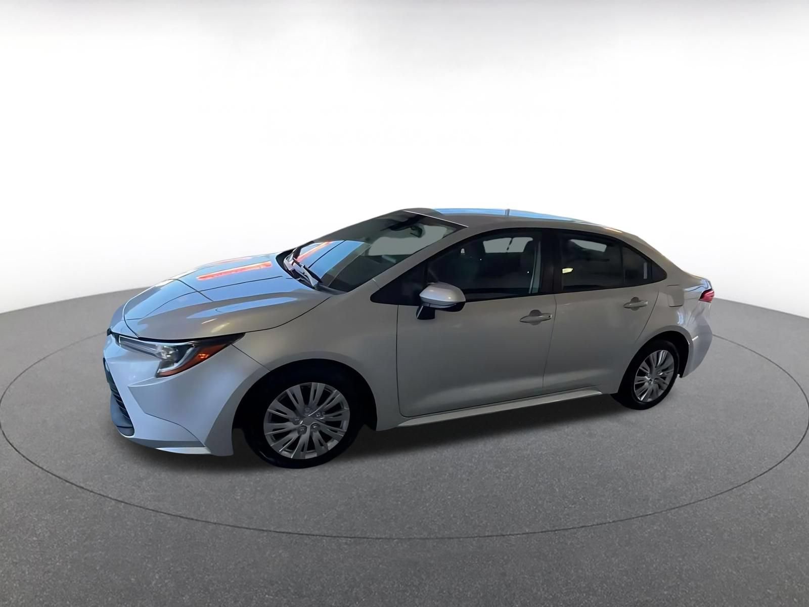 Used 2025 Toyota Corolla LE FWD image 7
