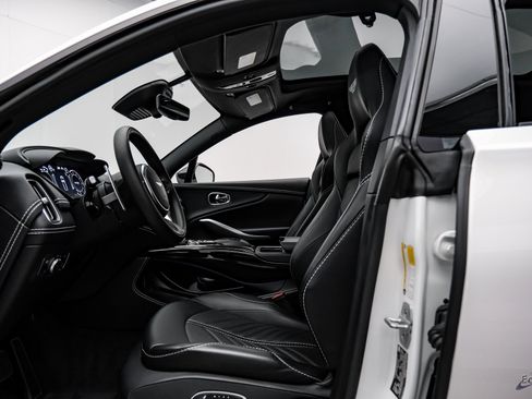 Used 2023 Aston Martin DBX 707 image 27