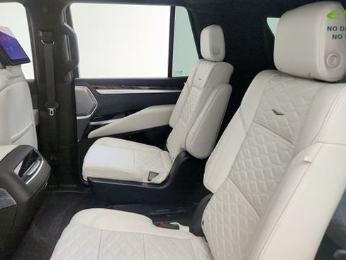 Used 2026 Cadillac Escalade Platinum Sport w/ LPO, ONYX Package AWD/4WD image 49