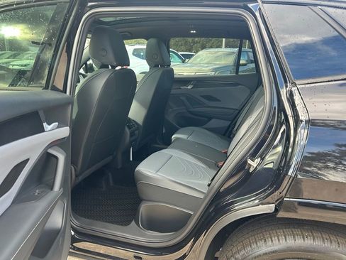 New 2026 Volkswagen Tiguan SE R-Line FWD image 54