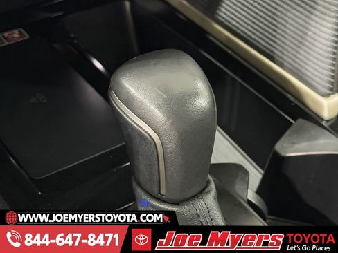 Used 2025 Toyota Camry SE w/ Convenience Package image 21