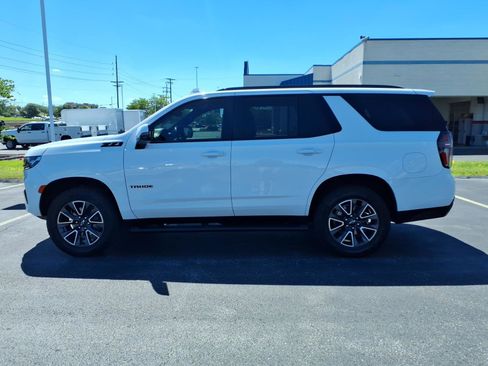 Used 2021 Chevrolet Tahoe Z71 w/ Luxury Package AWD/4WD image 4