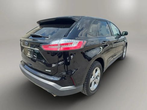 Used 2019 Ford Edge SE FWD image 9