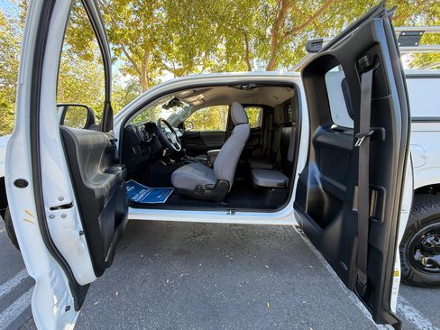 Used 2022 Toyota Tacoma SR RWD image 14