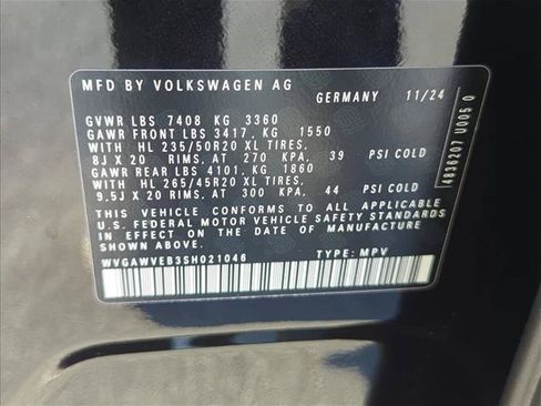 Used 2025 Volkswagen ID. Buzz Pro S RWD image 2