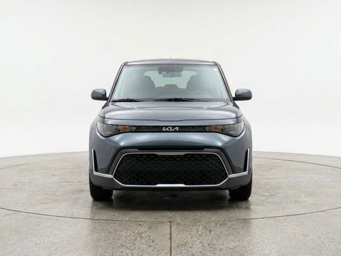 Used 2025 Kia Soul LX w/ LX Technology Package image 2