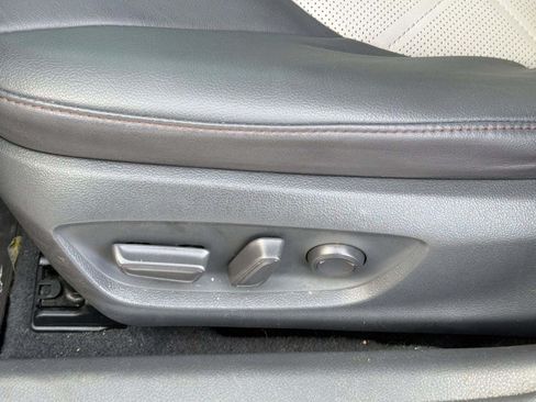 Used 2018 Toyota Camry XLE FWD image 15