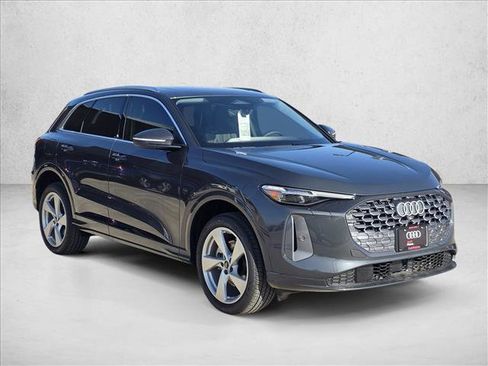 New 2025 Audi Q5 Premium Plus image 3